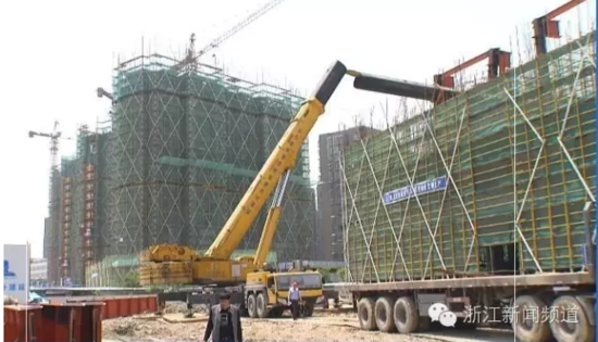 五一假期，杭州一工地的起重機吊機倒塌，造成1人重傷，3人輕傷